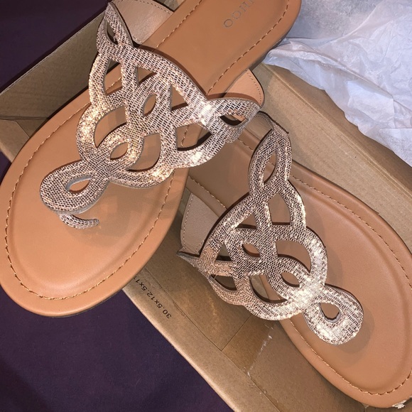 Open toe sandals - Picture 2 of 3